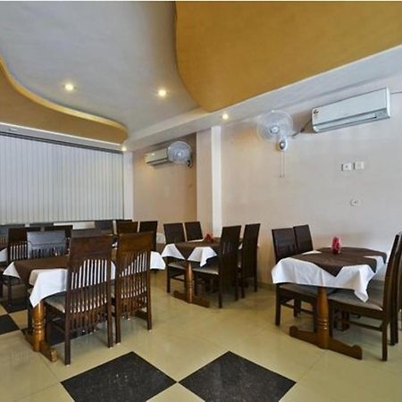 Paramount Hotel Jaipur Buitenkant foto