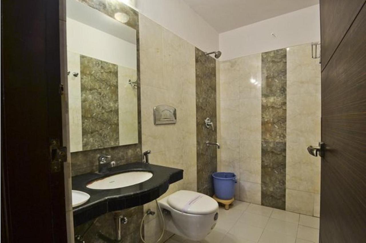 Paramount Hotel Jaipur Buitenkant foto