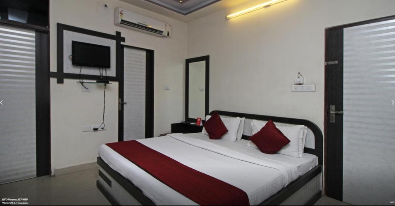 Paramount Hotel Jaipur Buitenkant foto